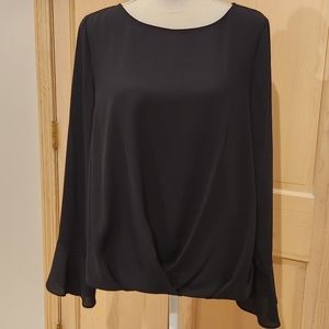 NEW CONDITION VINCE CAMUTO PULLOVER BLOUSE M